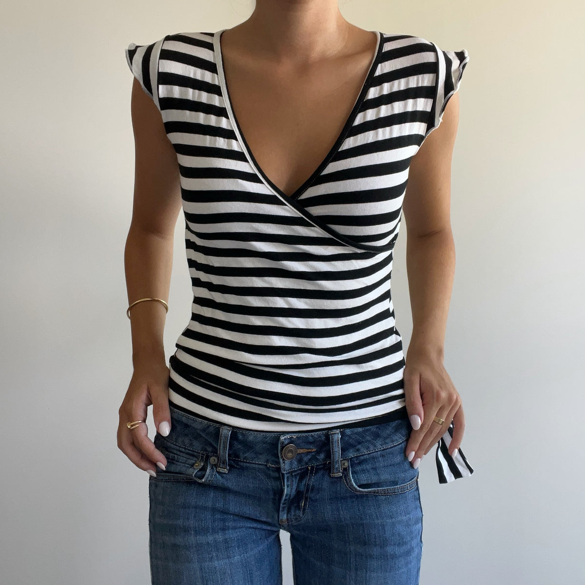 B&W STRIPED WRAP TANK