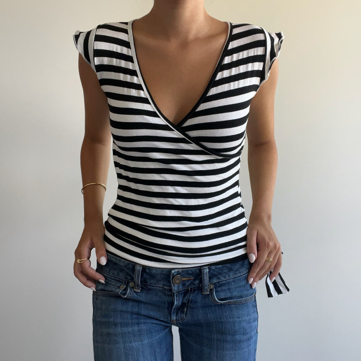 B&W STRIPED WRAP TANK