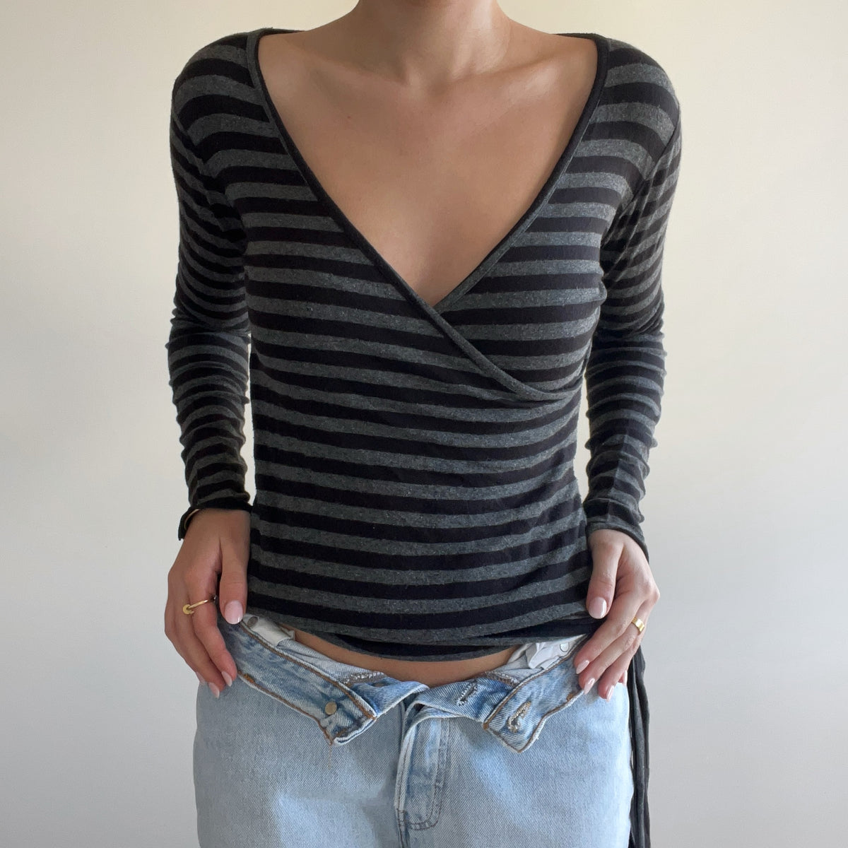 STRIPED WRAP TOP