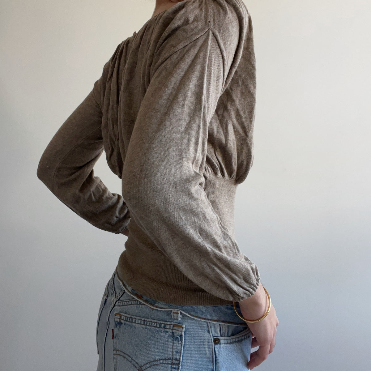 BROWN KEYHOLE TOP