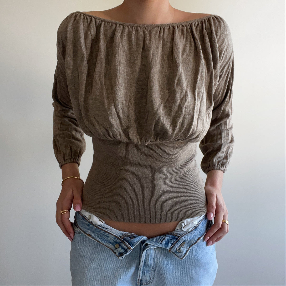 BROWN KEYHOLE TOP