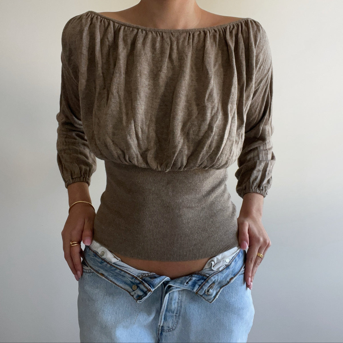 BROWN KEYHOLE TOP