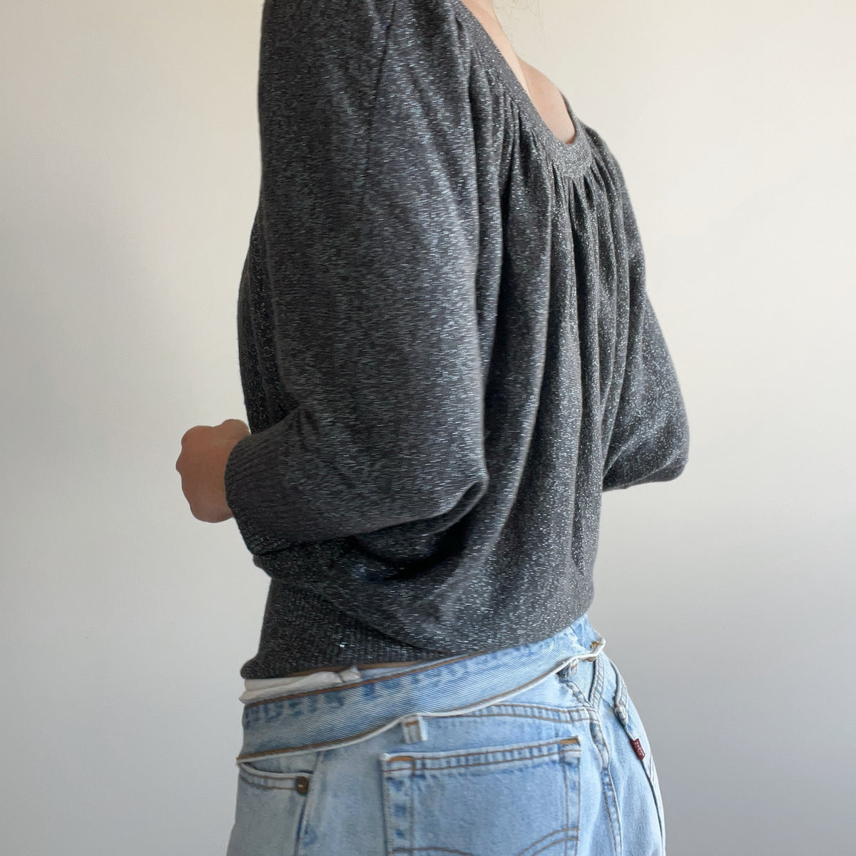 GREY DRAPED KNIT TOP