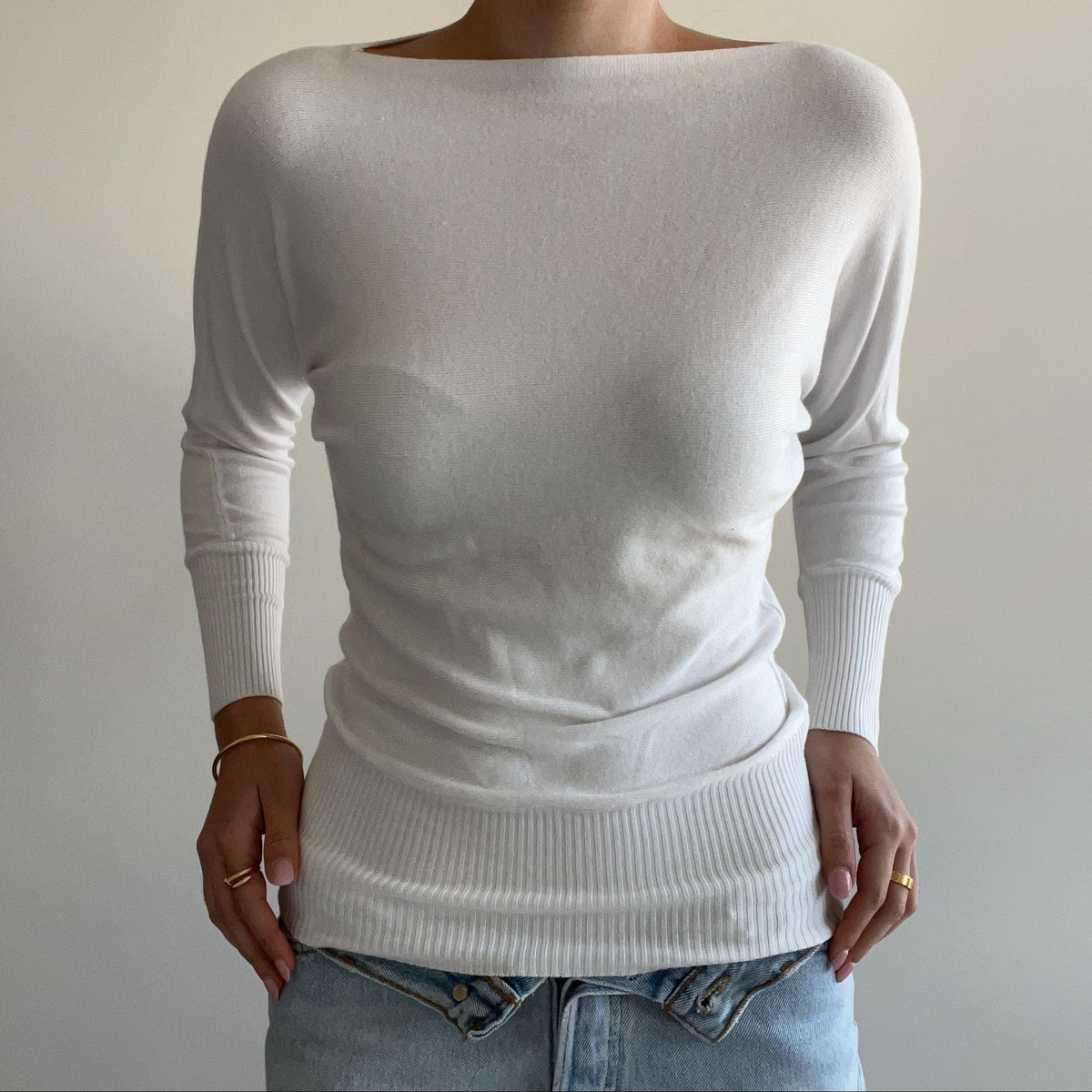 WHITE SLINKY JUMPER