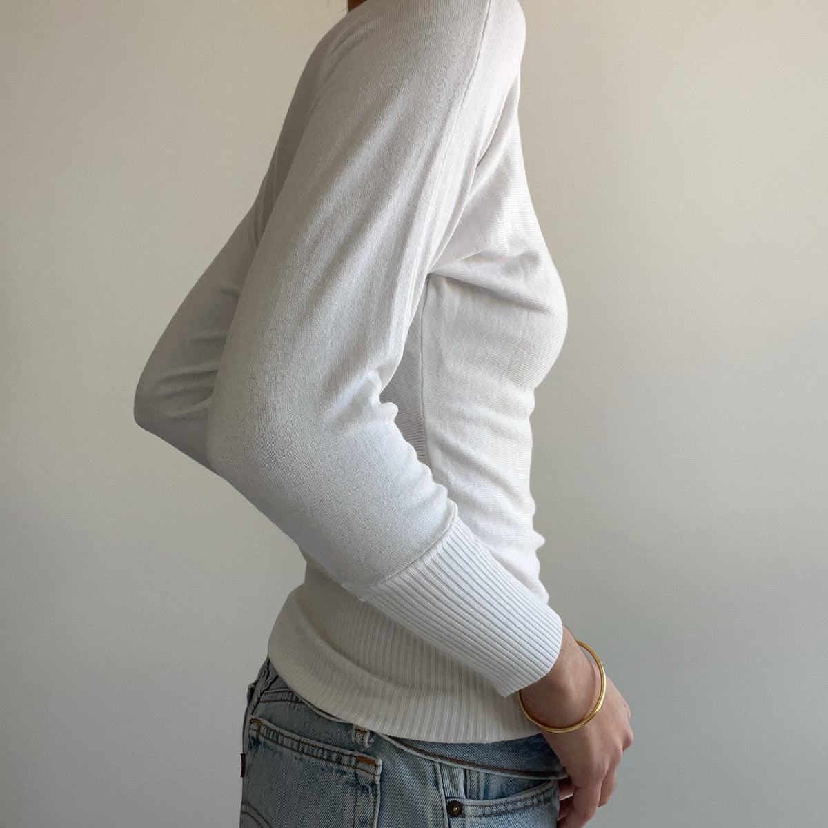 WHITE SLINKY JUMPER