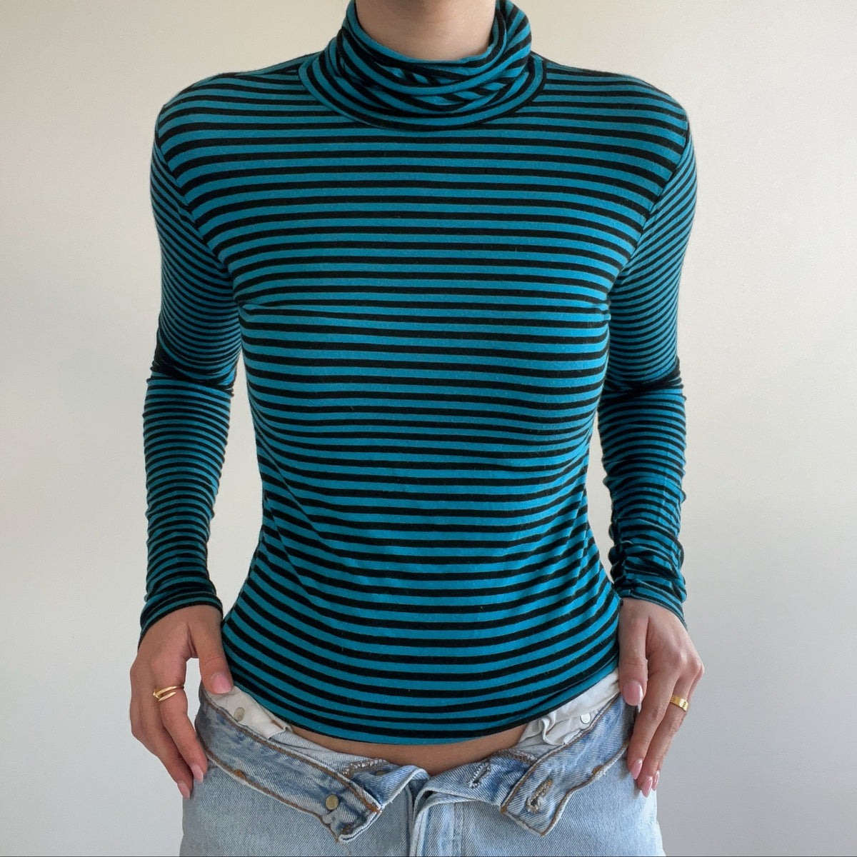 BLUE ROLLNECK LONG SLEEVE