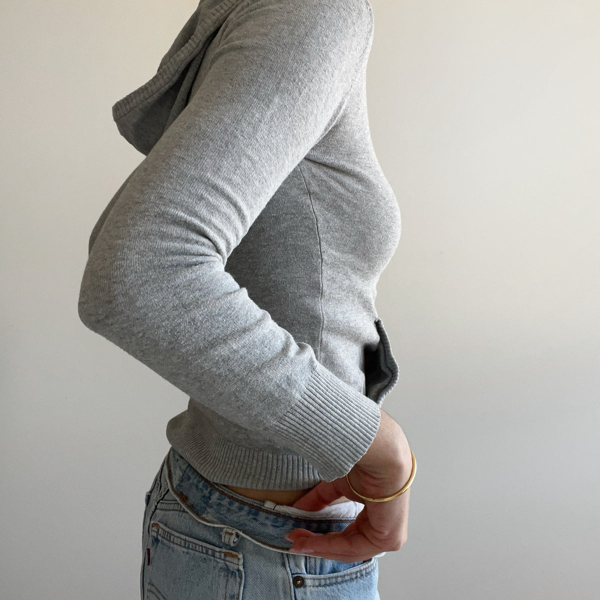 GREY HOODIE