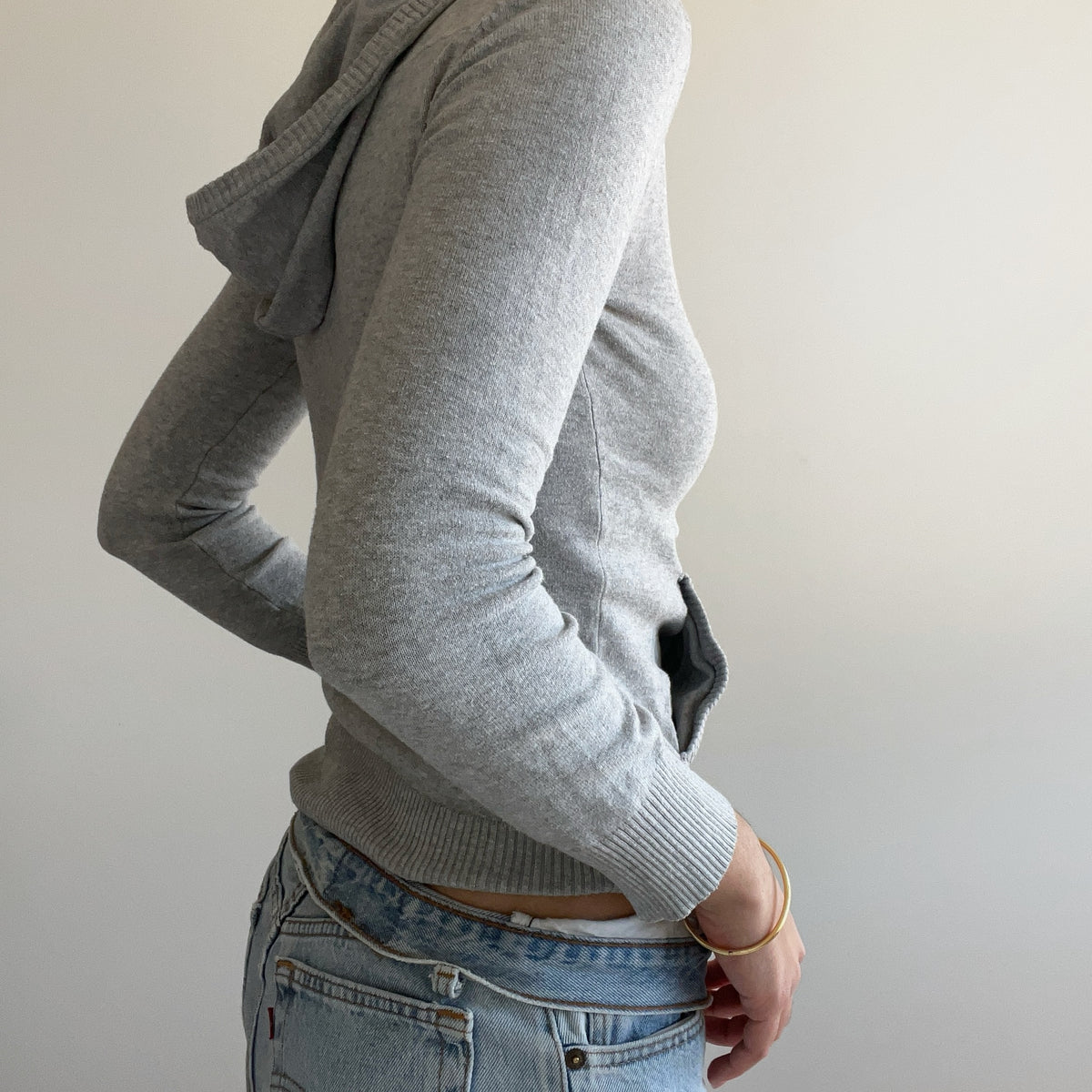 GREY HOODIE