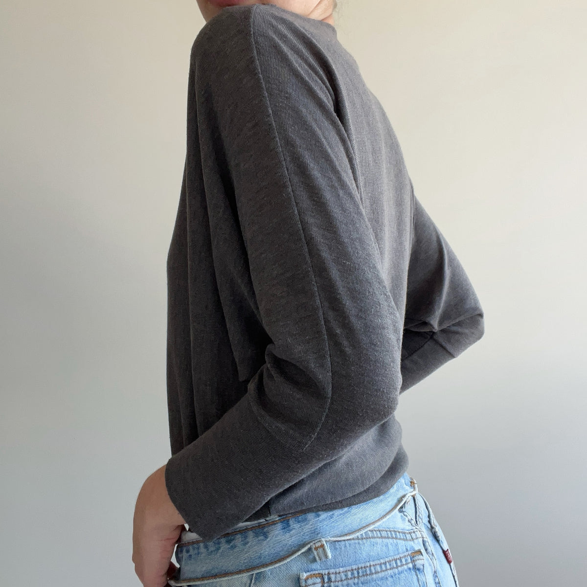 GREY SLOUCHY TOP