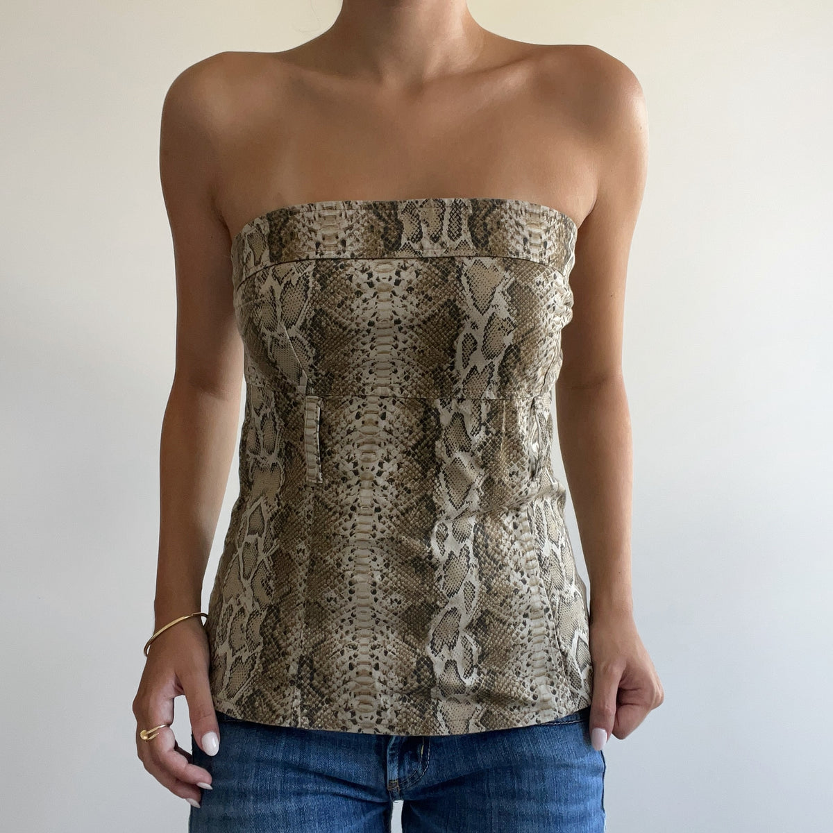 SNAKE PRINT STRAPLESS TOP