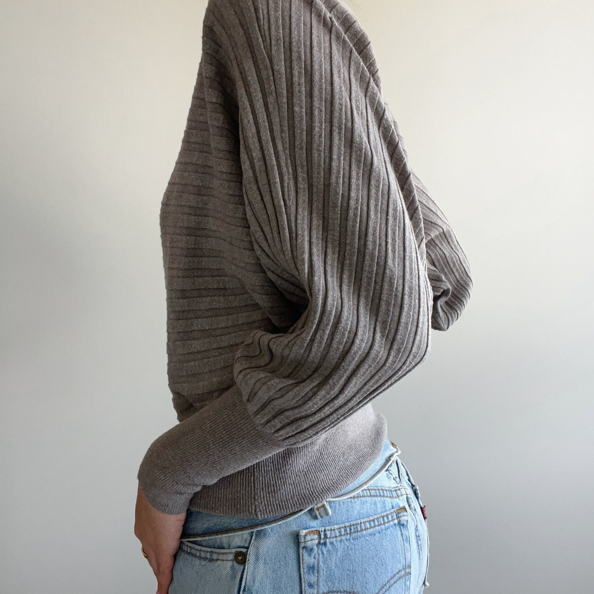 SLOUCHY RIBBED JUMPER