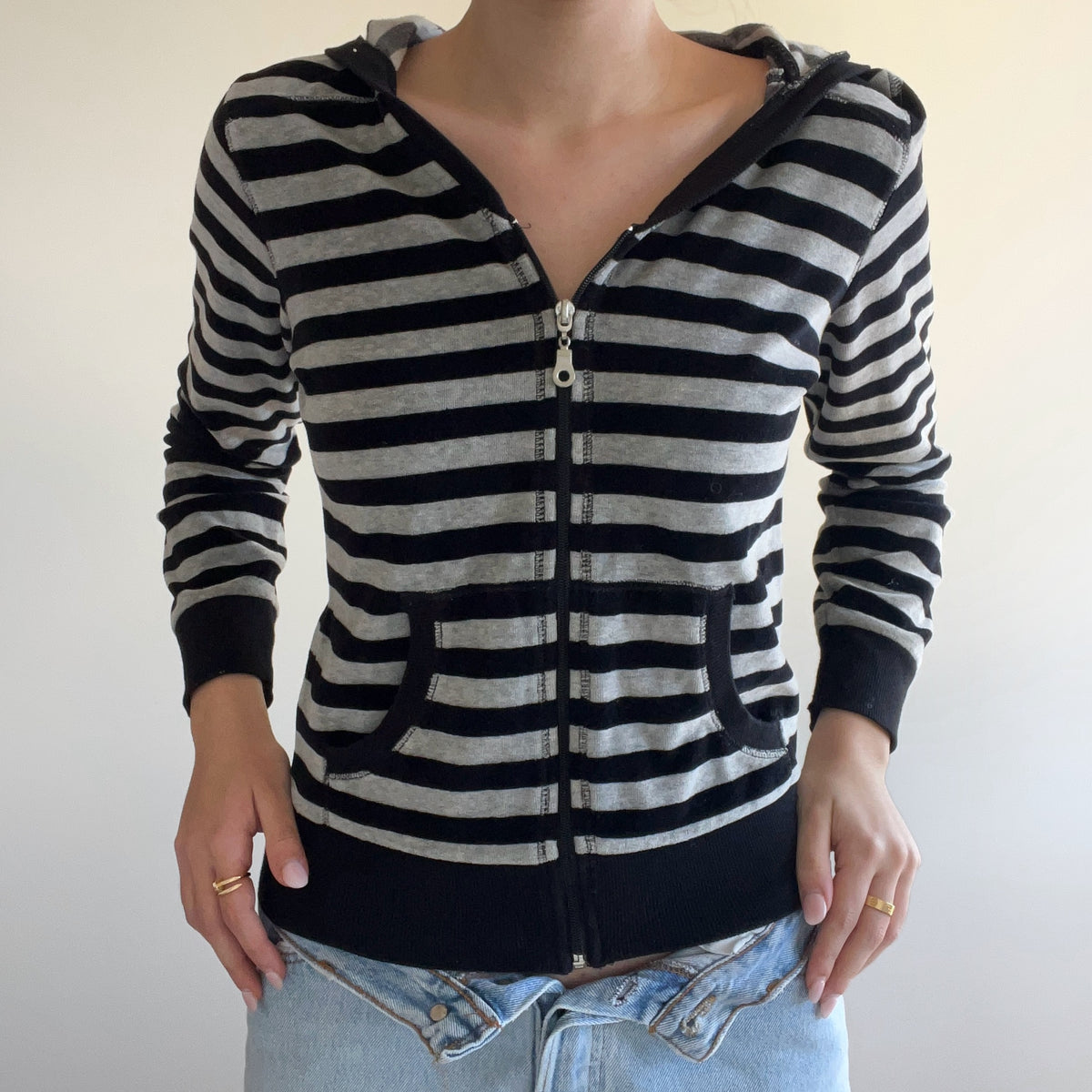 STRIPED ZIP HOODIE