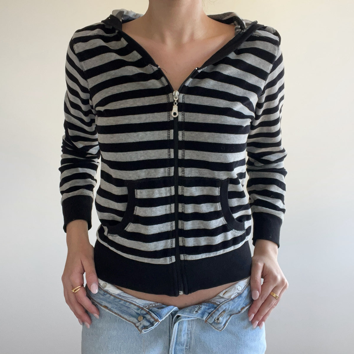 STRIPED ZIP HOODIE