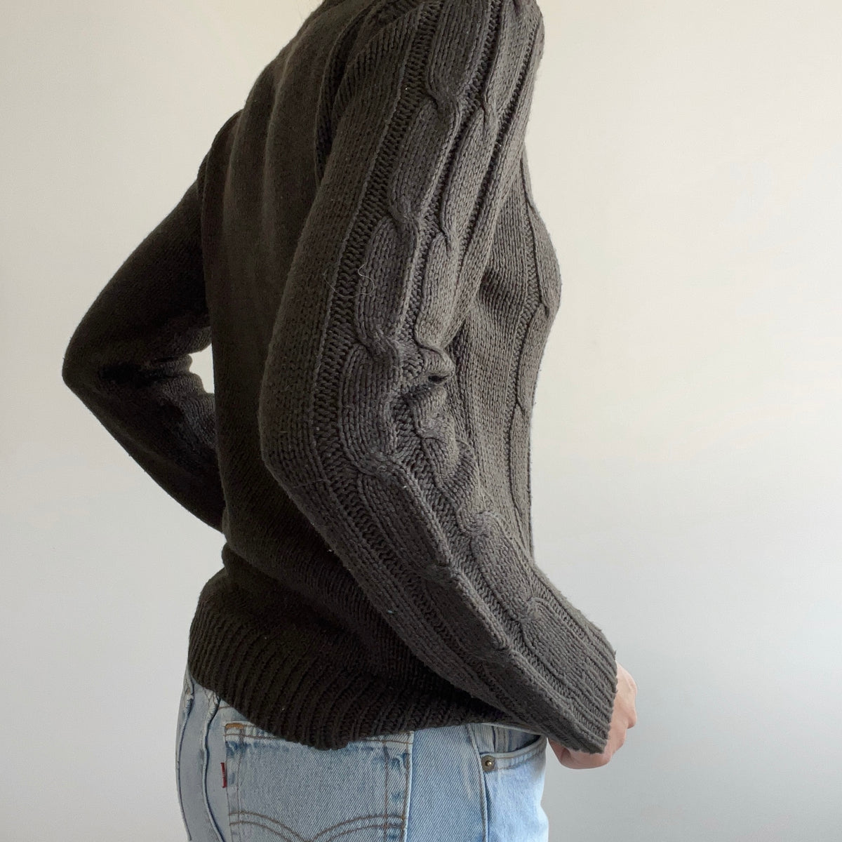 BROWN CABLE KNIT