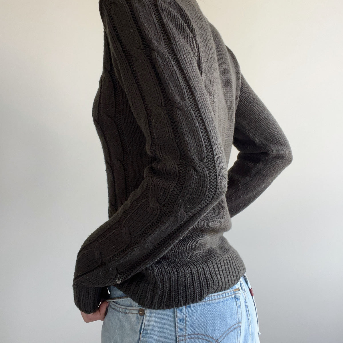 BROWN CABLE KNIT