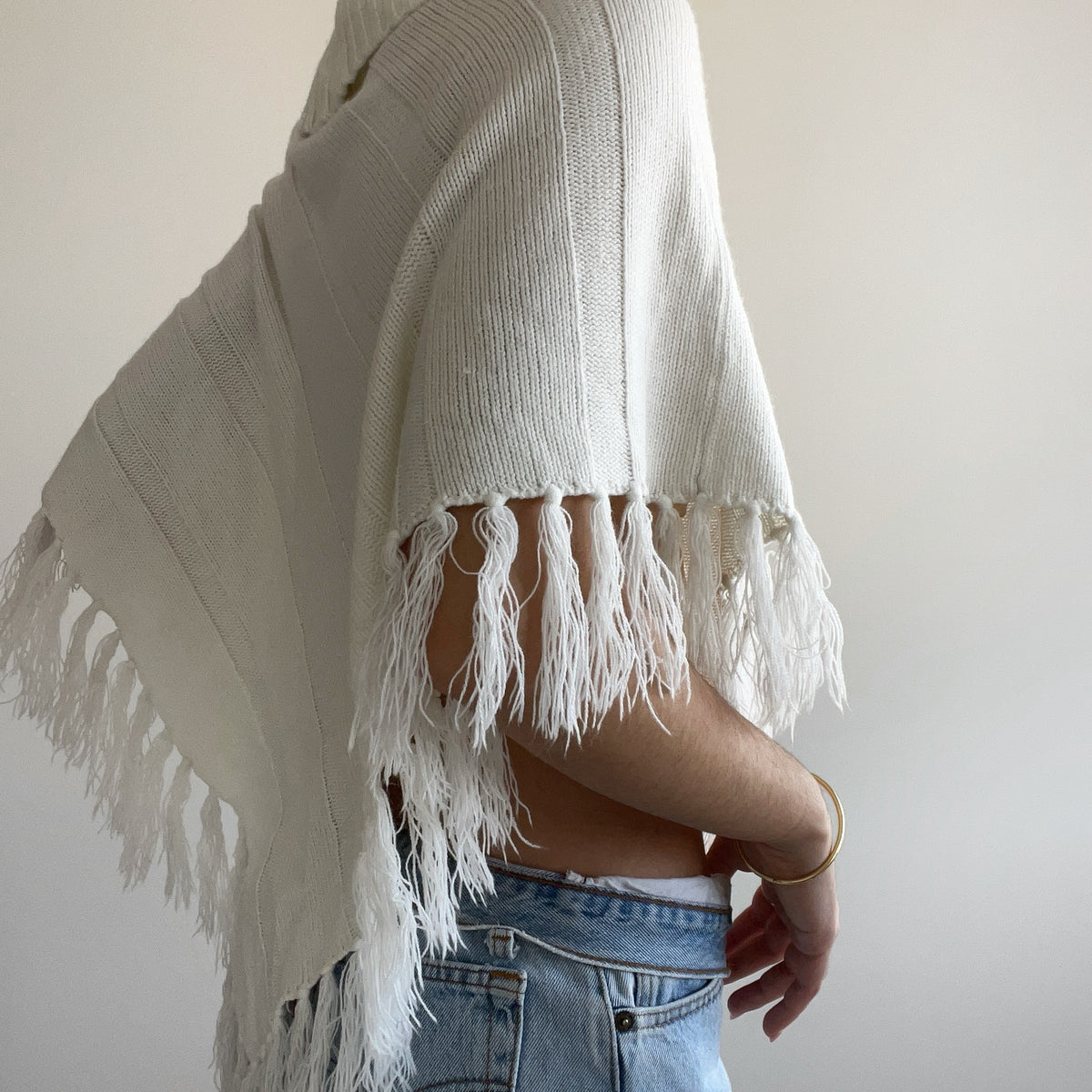 PONCHO WITH FRINGE