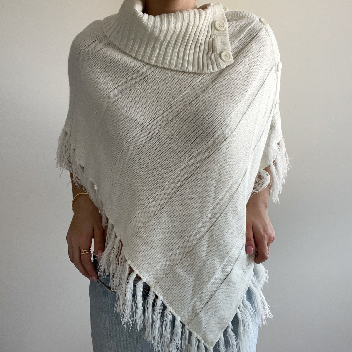 PONCHO WITH FRINGE