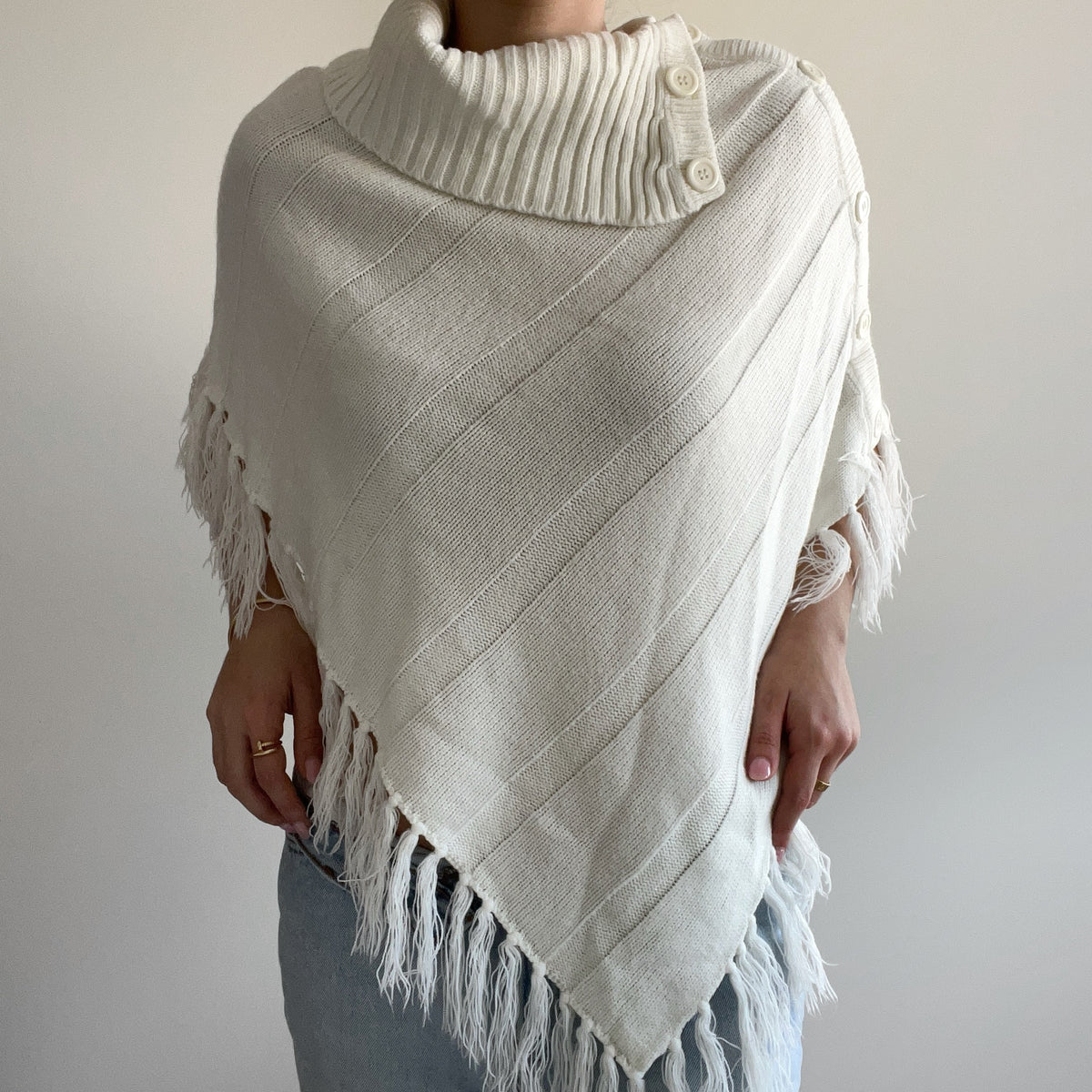 PONCHO WITH FRINGE