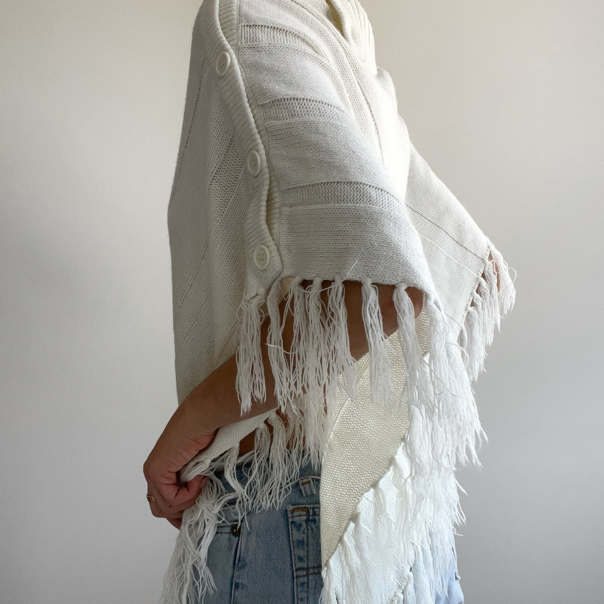 PONCHO WITH FRINGE