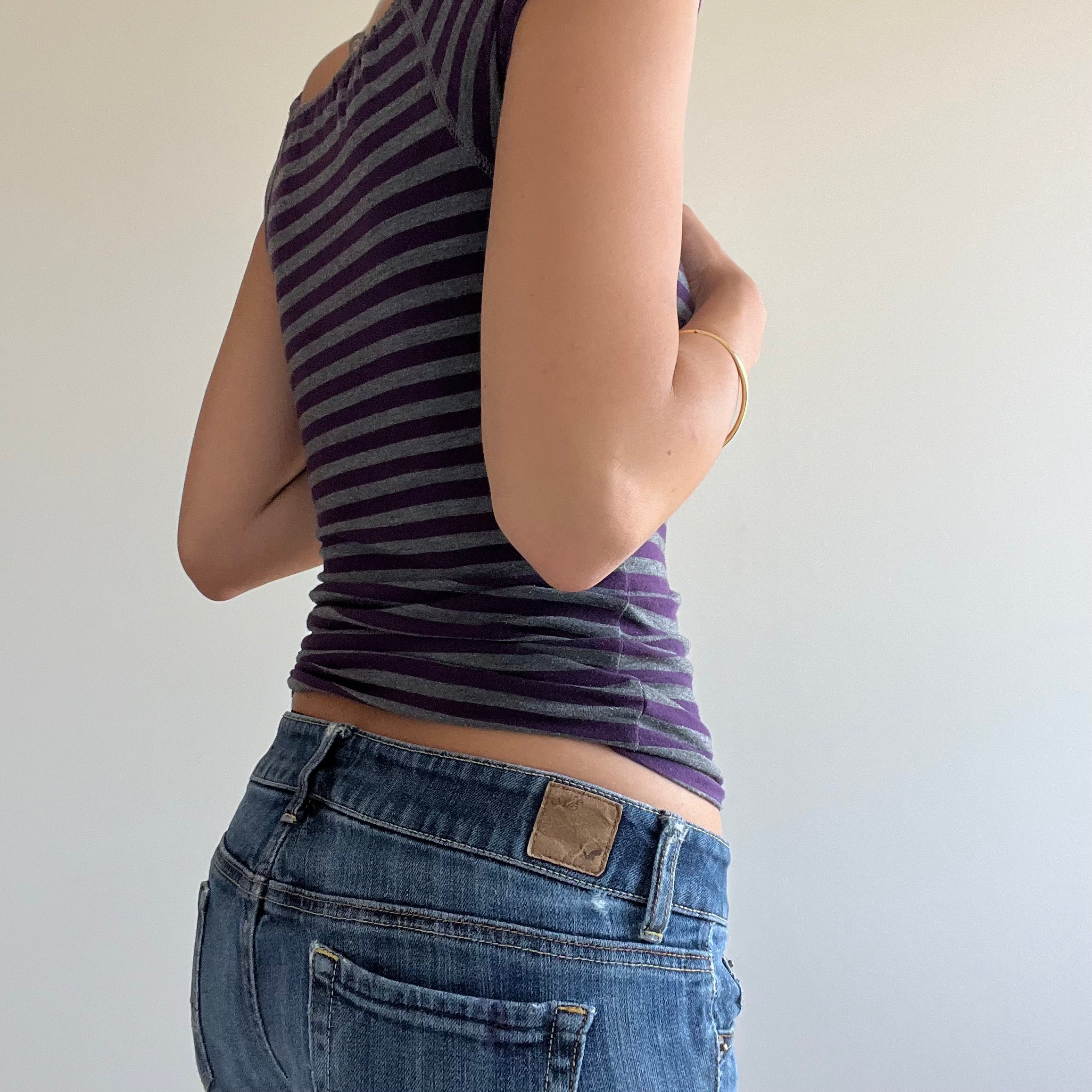 PURPLE BUTTON STRIPE TOP