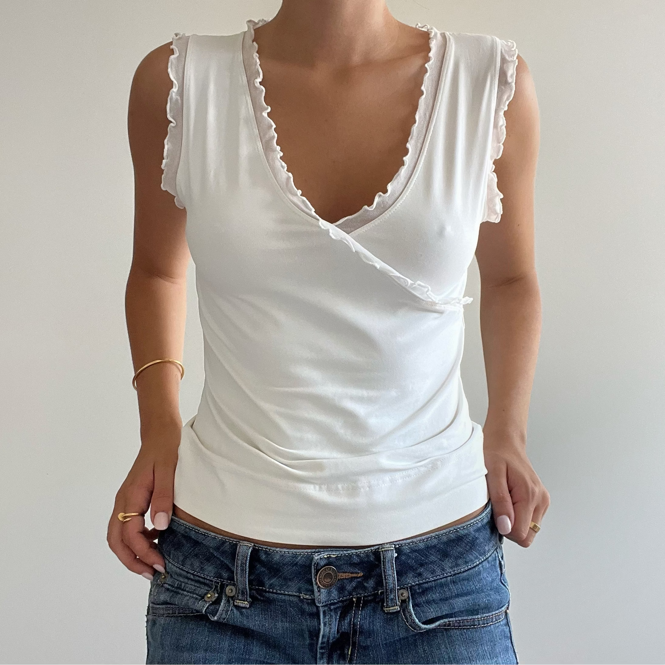 WHITE RUFFLE TANK