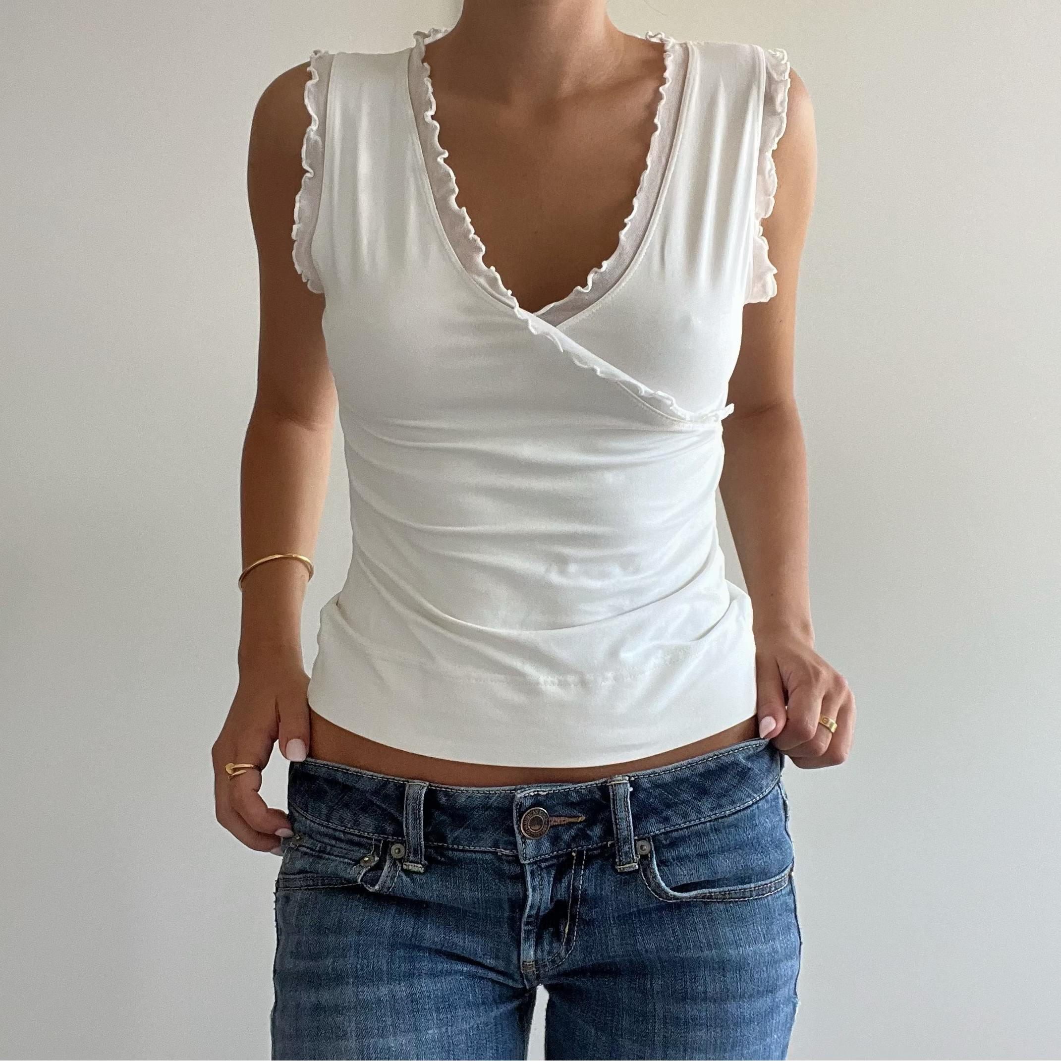 WHITE RUFFLE TANK