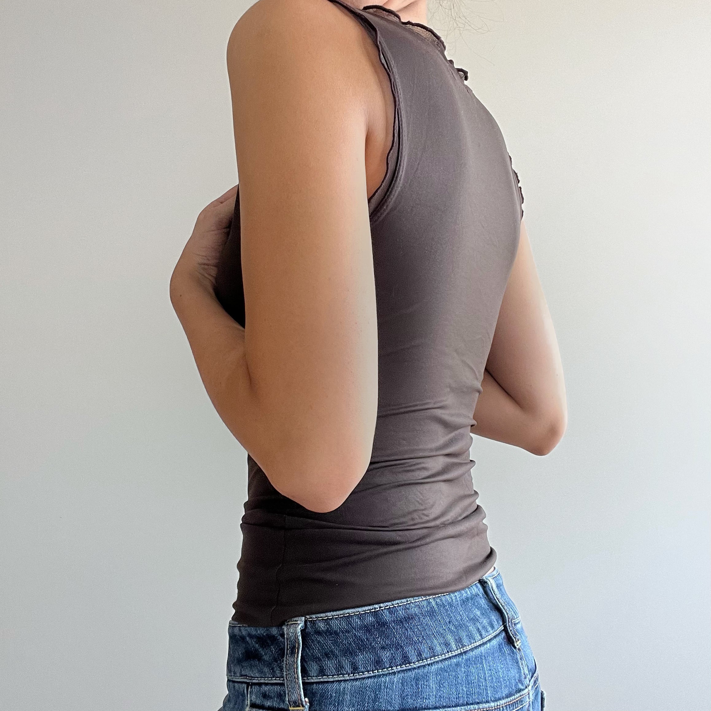 BROWN RUFFLE TOP