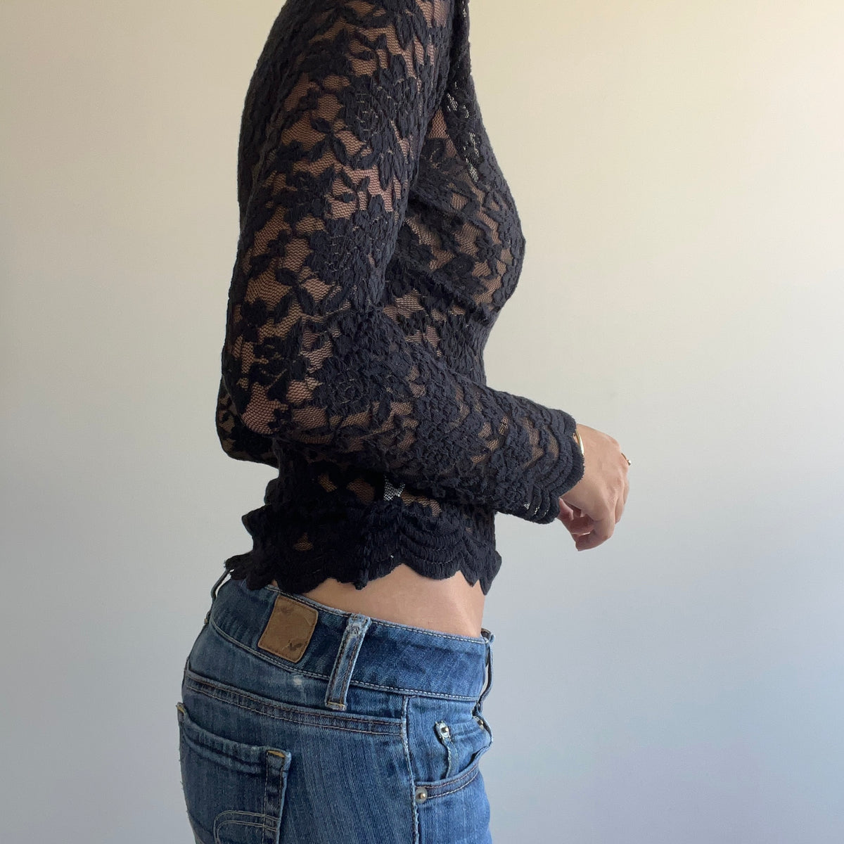 BLACK LACE LONG SLEEVE