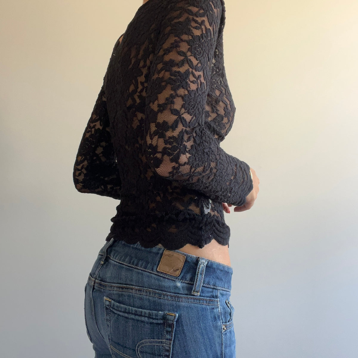 BLACK LACE LONG SLEEVE