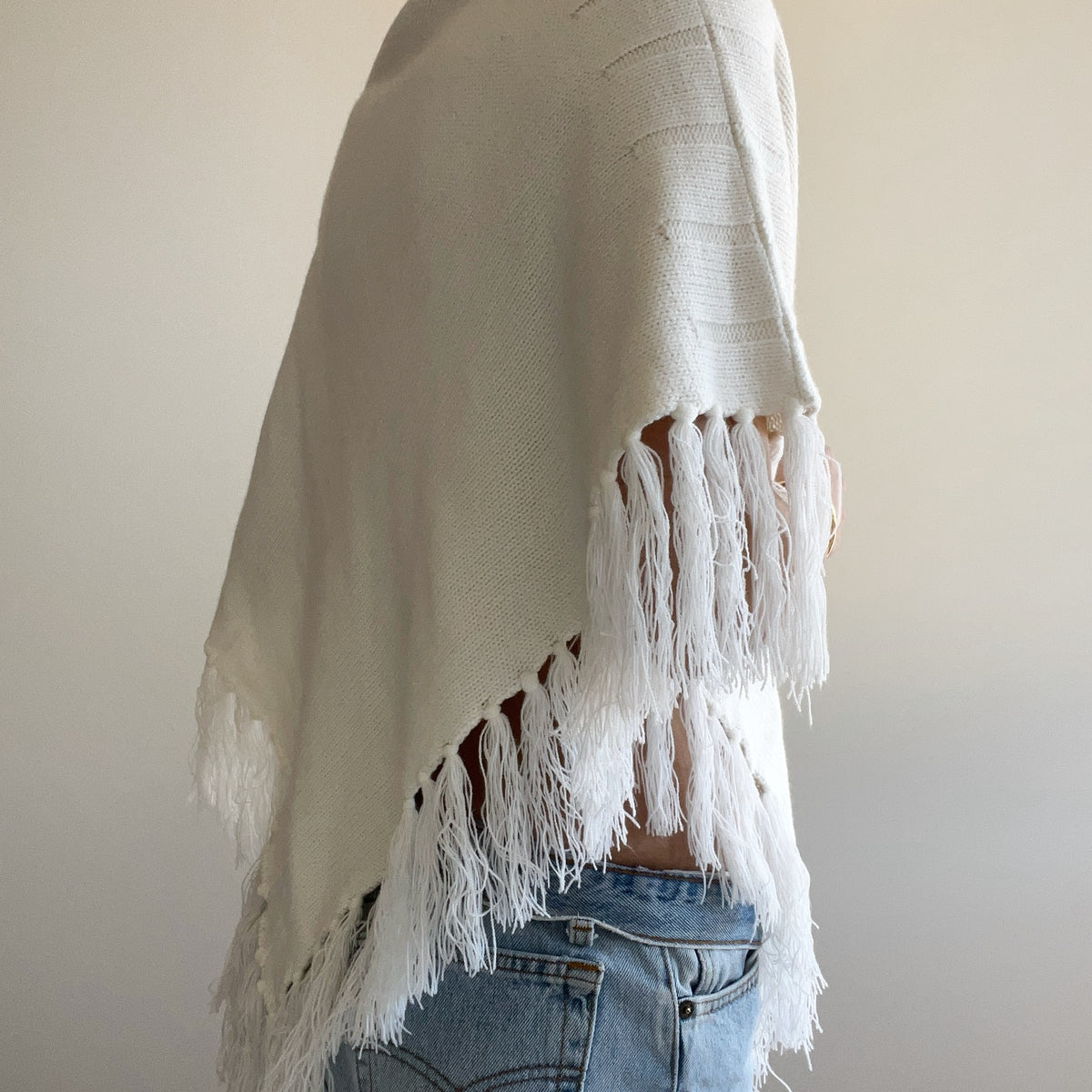 PONCHO WITH FRINGE