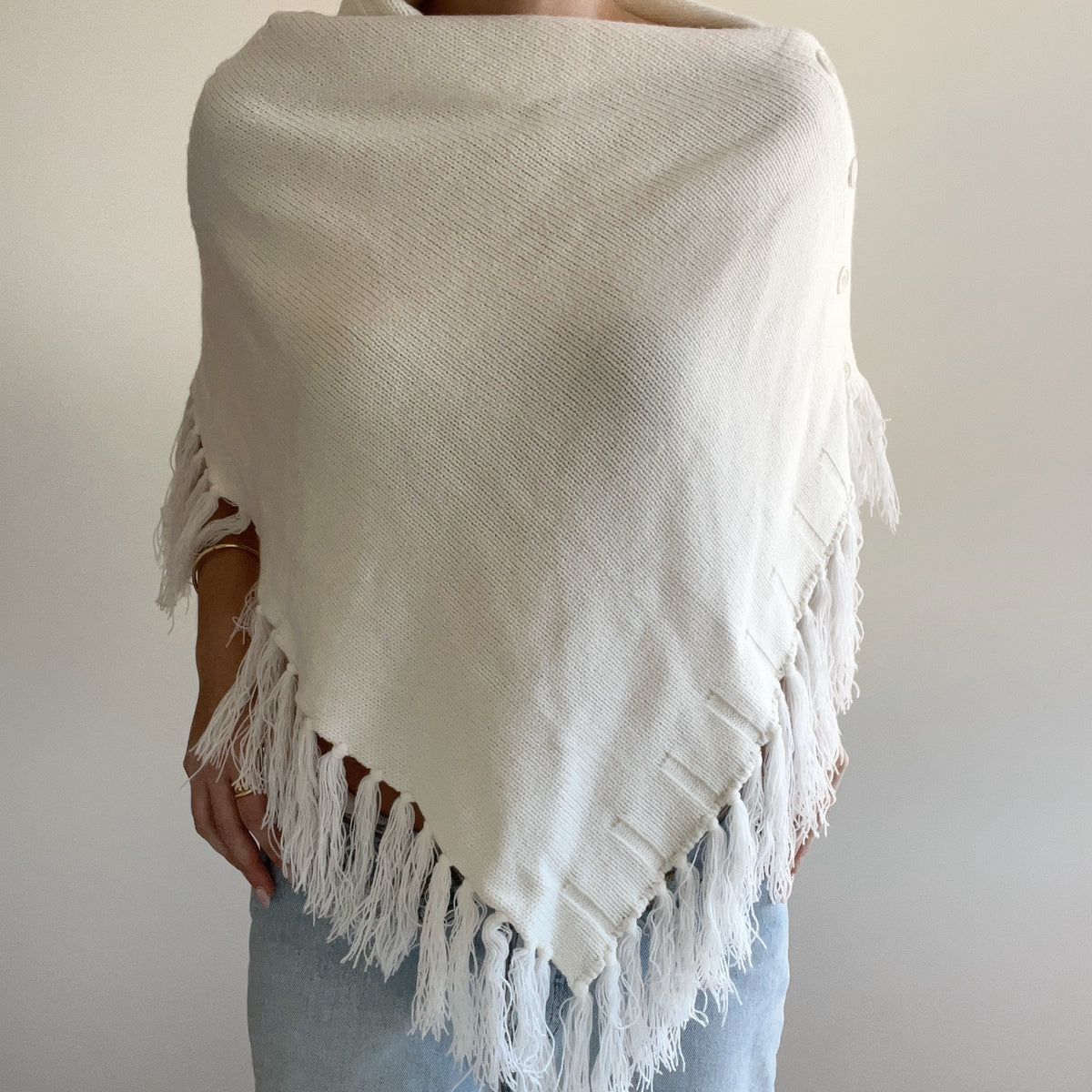 PONCHO WITH FRINGE