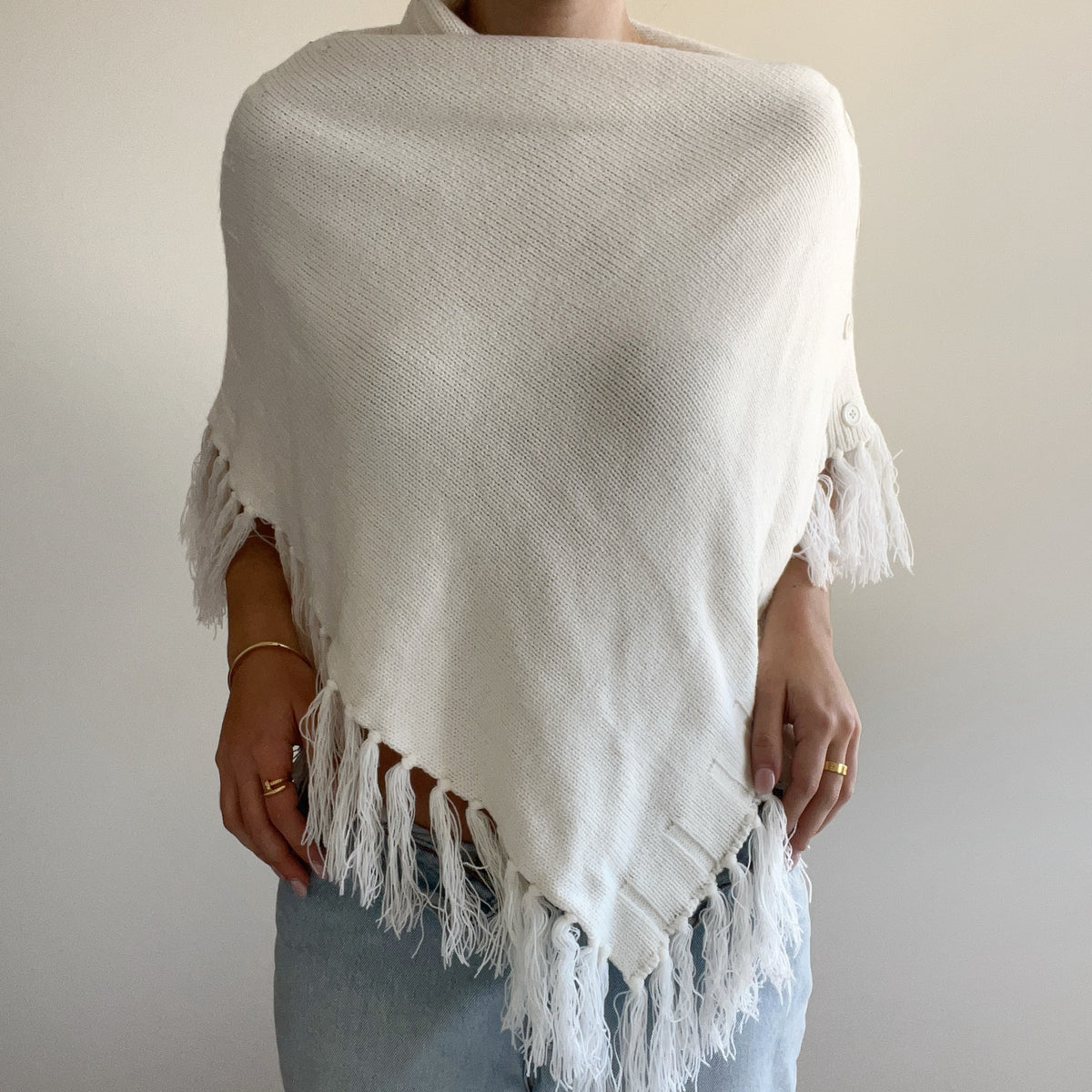 PONCHO WITH FRINGE