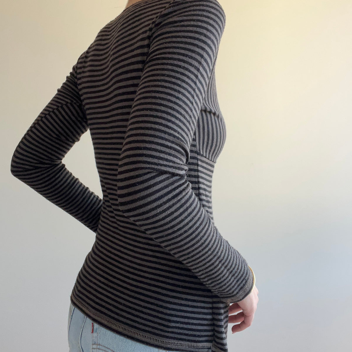 STRIPED WRAP TOP
