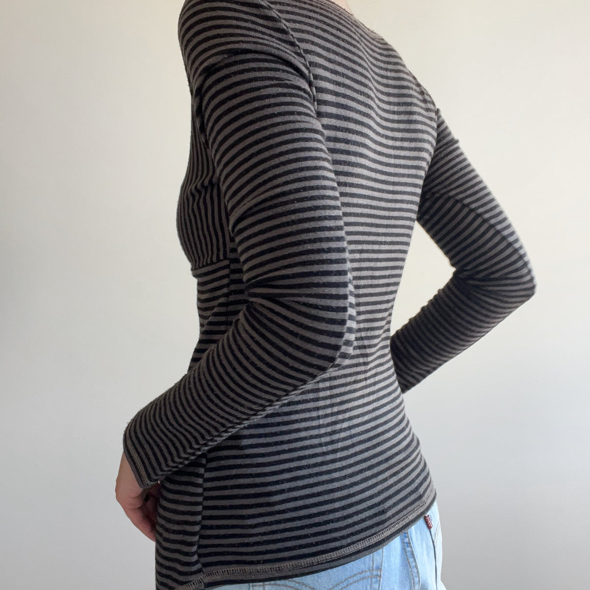 STRIPED WRAP TOP