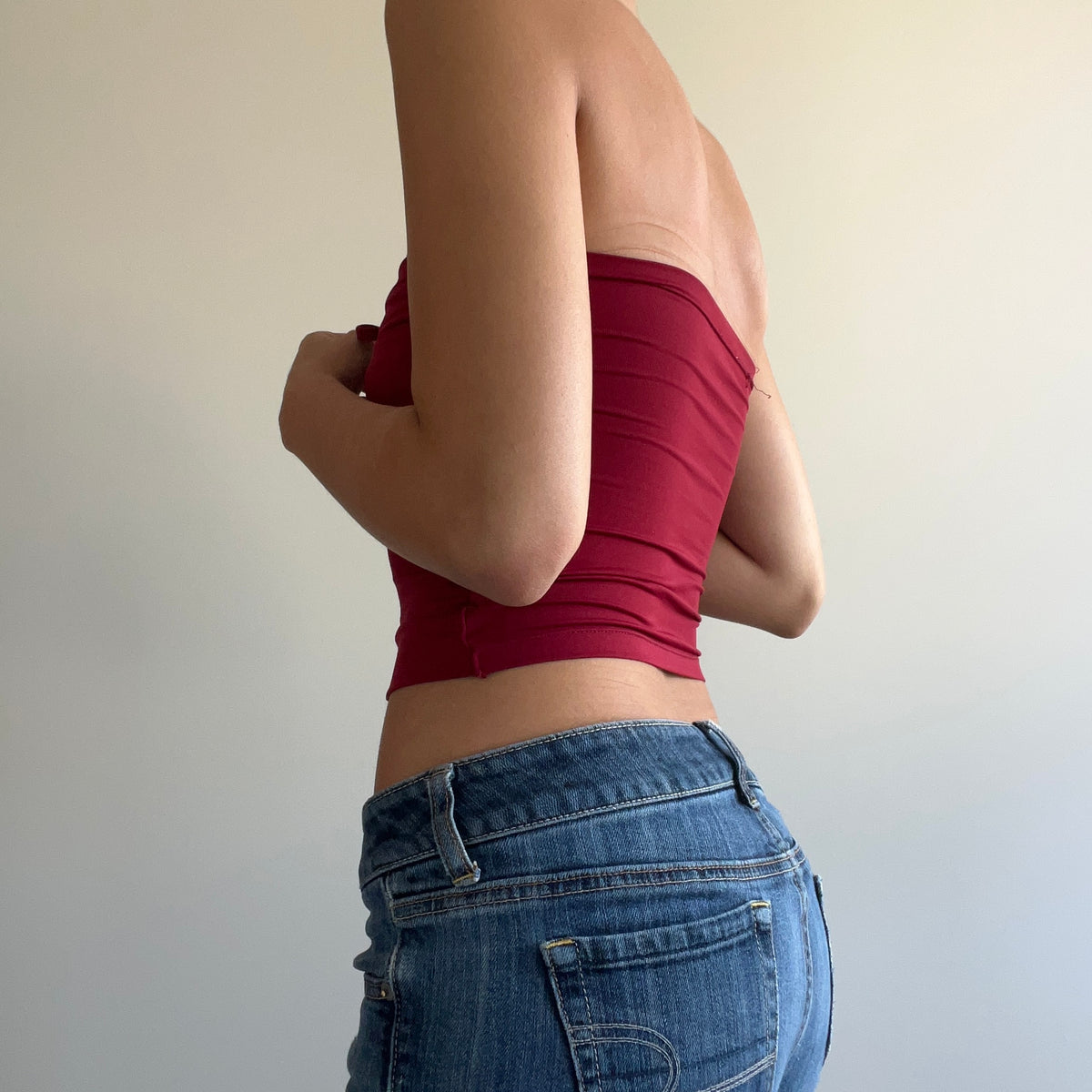 STRAPLESS RED TOP