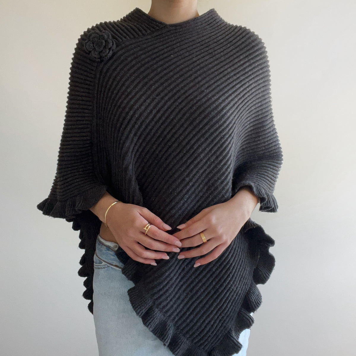 GREY PONCHO