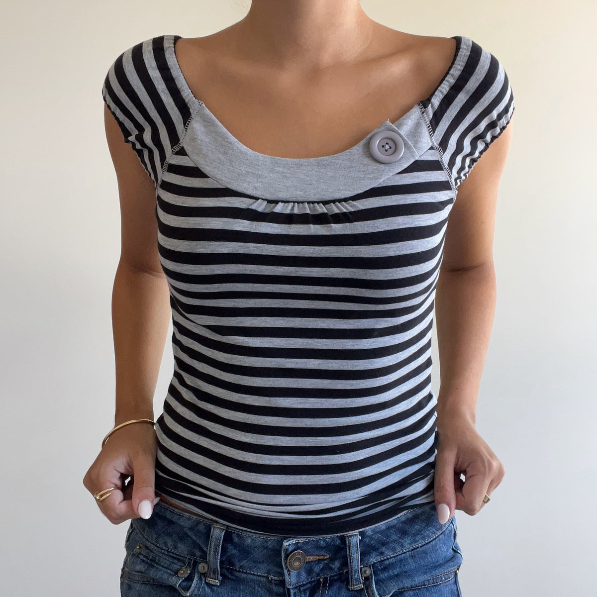 BUTTON STRIPE TOP
