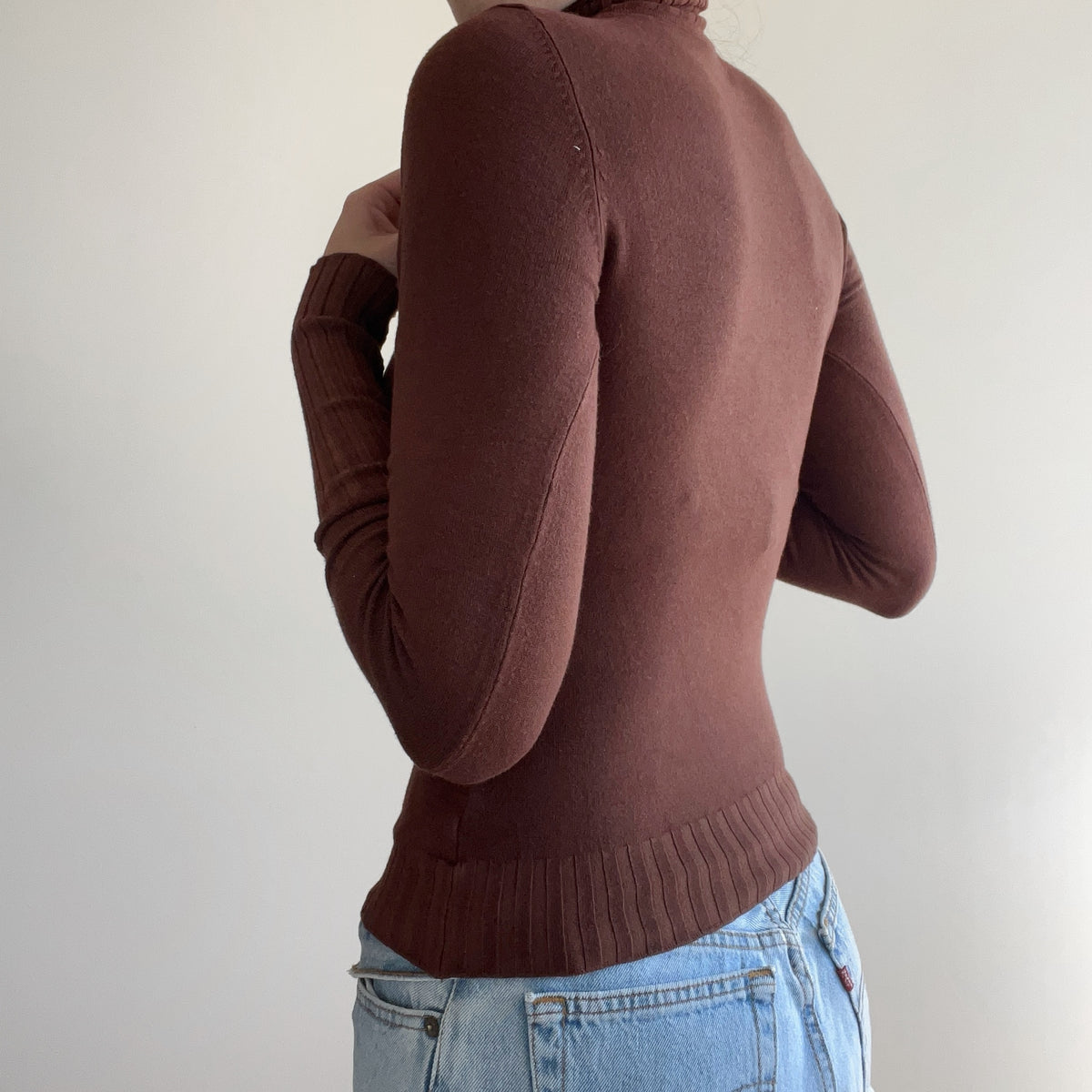 KEYHOLE LONG SLEEVE
